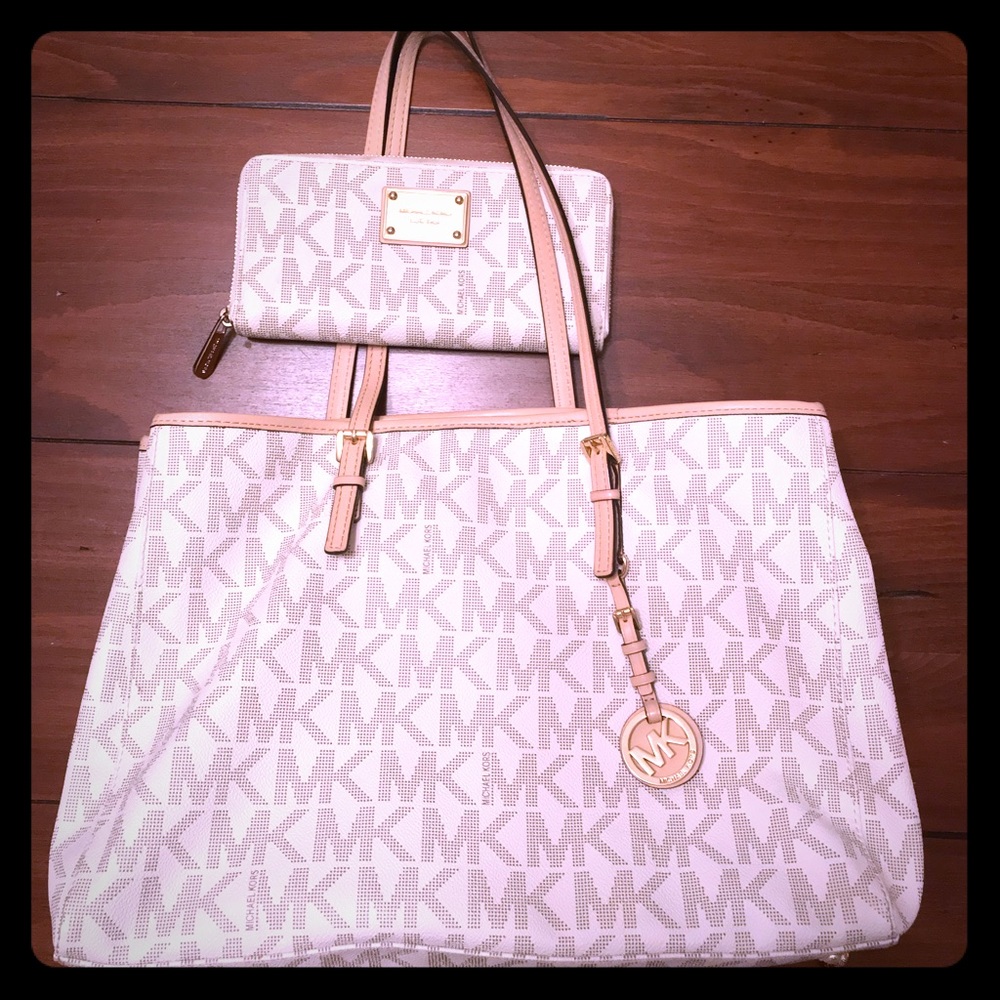 ‼️SOLD on EBay ‼️MK Vanilla Tote